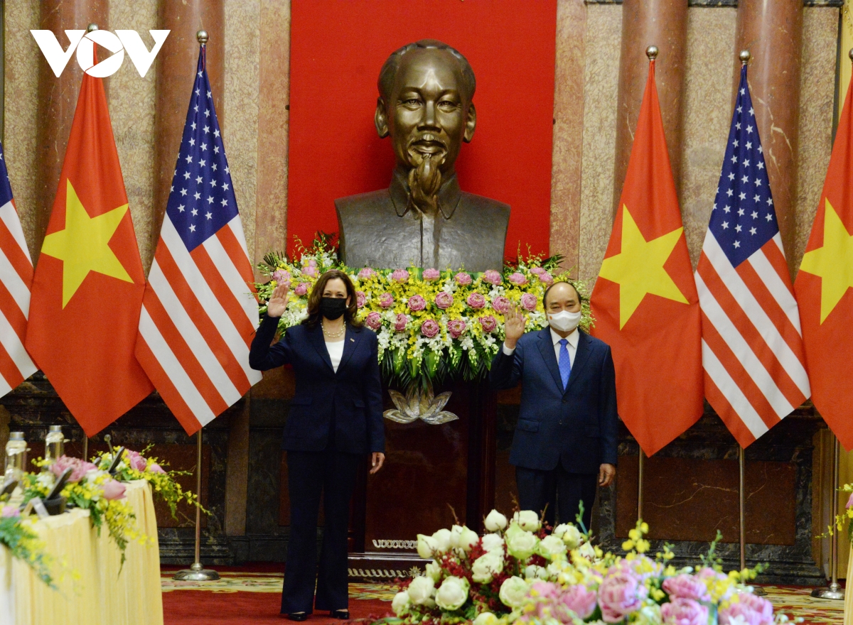 Chủ tịch nước Nguyễn Xuân Phúc hội kiến với Phó Tổng thống Hoa Kỳ Kamala Harris